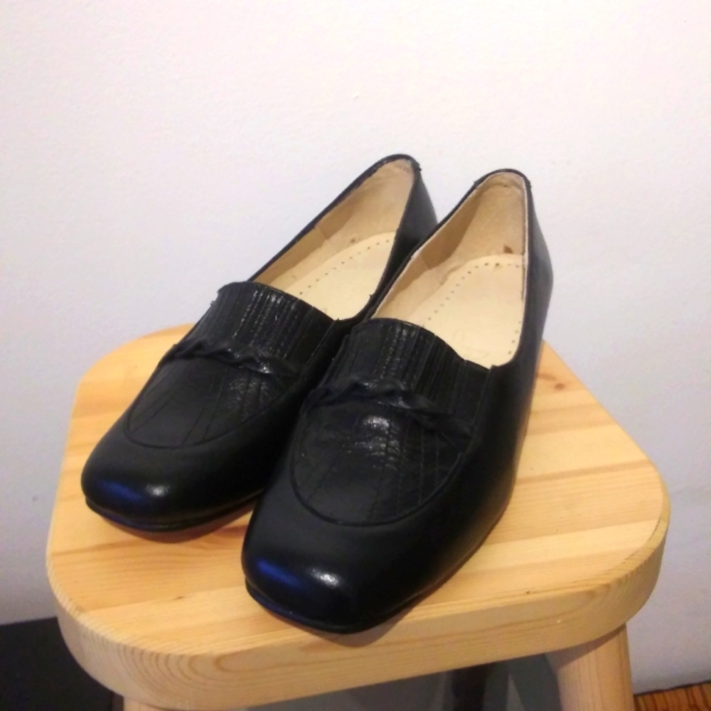 NWOT Vintage 80's leather loafers